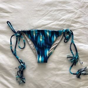 Acacia lipari bottom color blue cantik